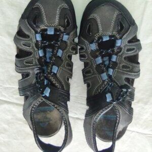 Sandles